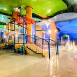 Amazing Splash Resort - 2 Bd, 2 Ba Ocean Front Condo 1506W